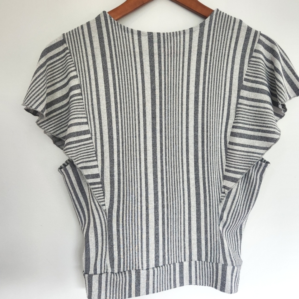 NWT Short sleeve blouse - Picture 5 of 6